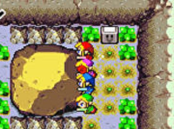 Links Pushing a Boulder